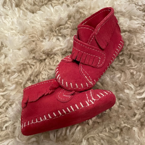 Minnetonka Toddler Suede Leather Moccasin Bootie w/fringe-Sz 3-New without tags - Picture 1 of 10